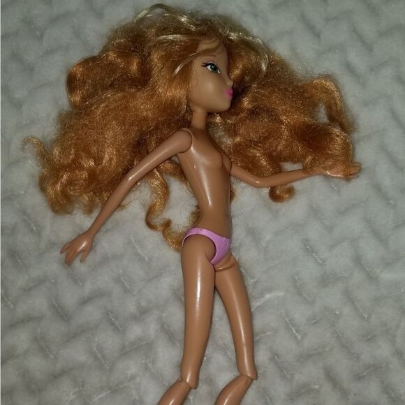 Winx club doll 2012  - Picture 3 of 5